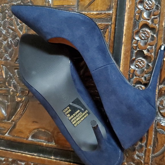 STILLIEVE 3.5" Heels - Picture 4 of 4